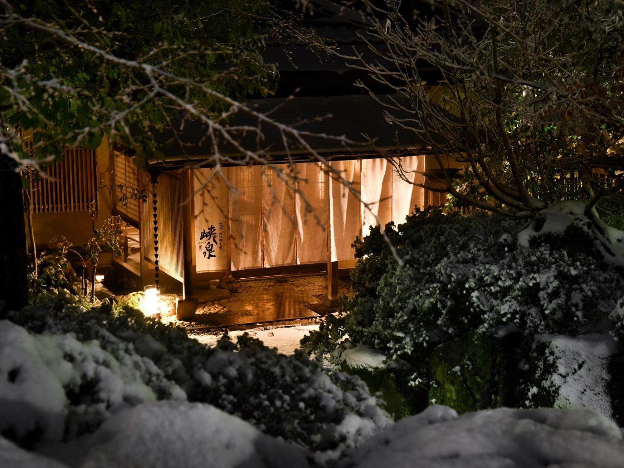 渓谷に佇む隠れ宿 峡泉 飯田町 エクステリア 写真